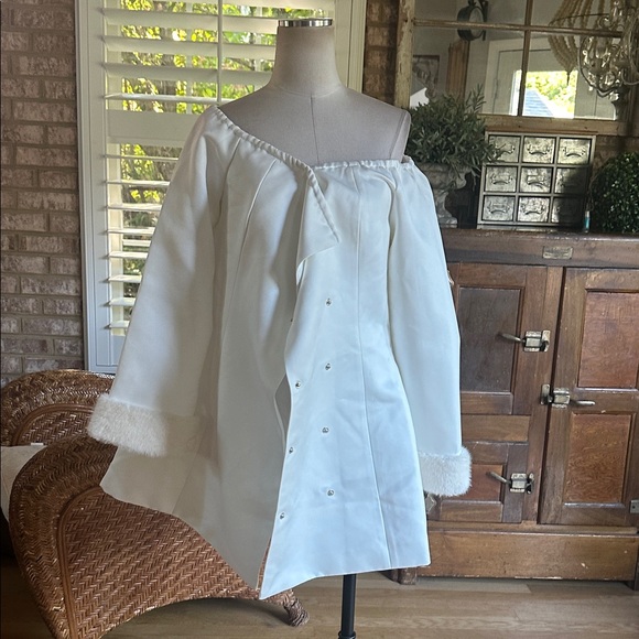AKIRA WHITE OFF THE SHOULDER FAUX FUR CUFF BLAZER JACKET XL NEW - Picture 1 of 7